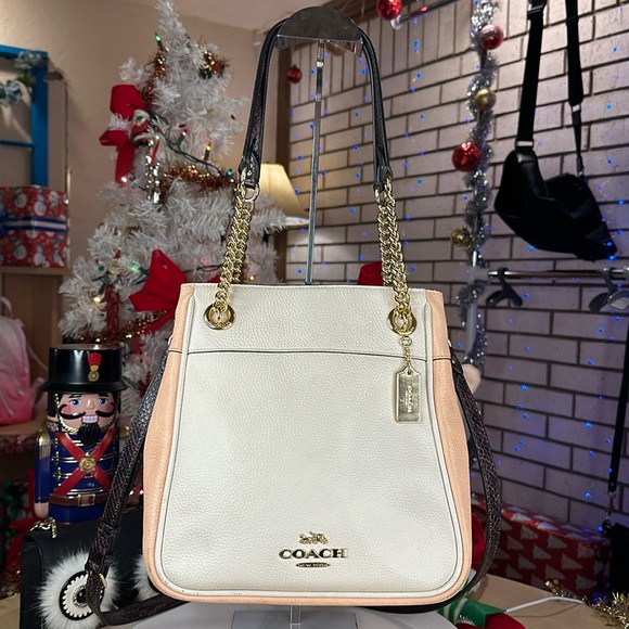 Coach Handbags - 💥$3 - COACH - MU723